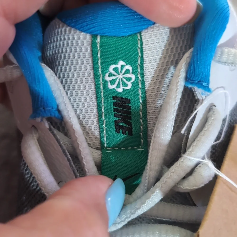 Nike Revolution 6 Big Kids' Road Running Shoes - Picture 7 of 7